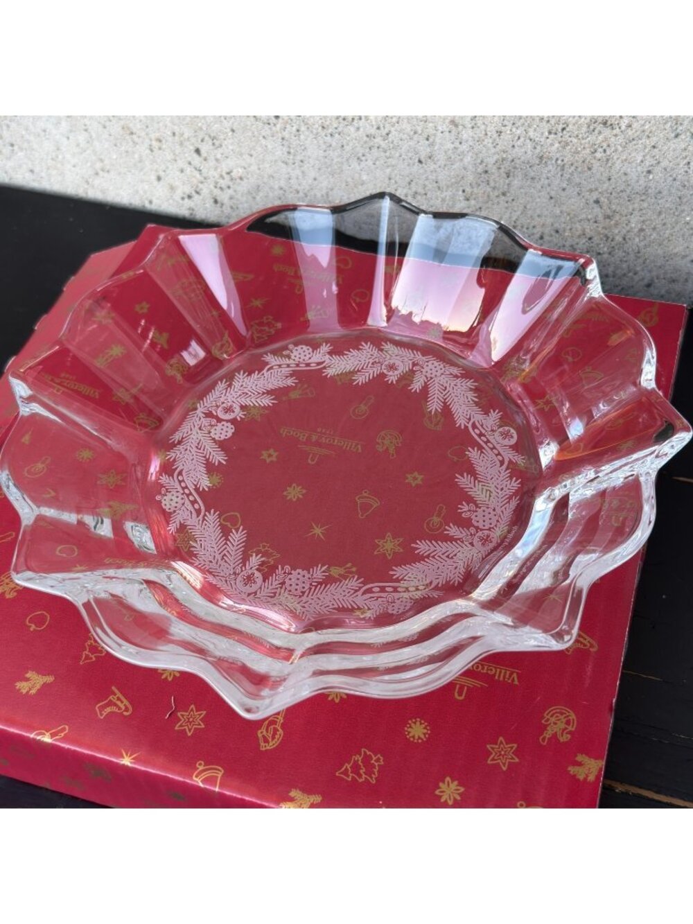 Villeroy & Boch Ruffled Bowl Plate Christmas Glass Accessories with Box